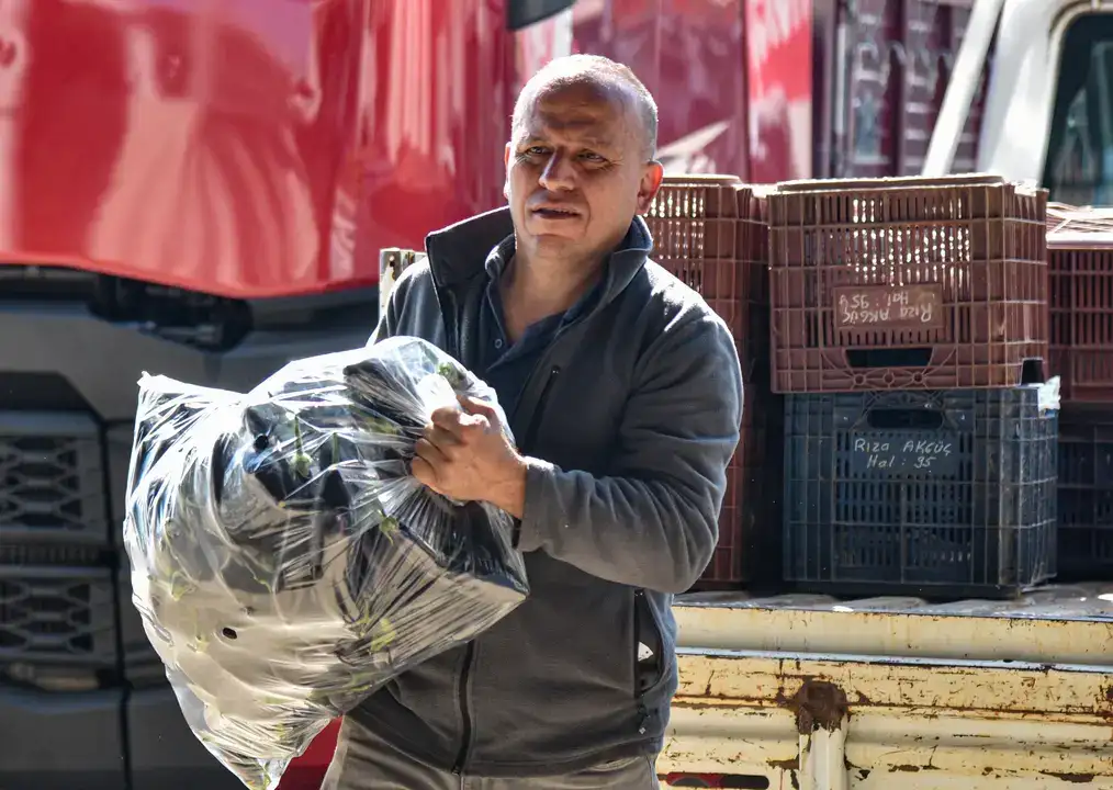 Antalya Hali 64 Ülkeyi Besliyor 6